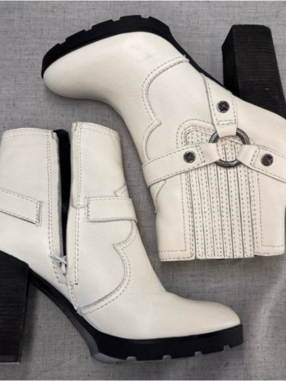 Zodiac Aidan Boots White Leather Harness Heeled Lug Sole Western Women's Size 9